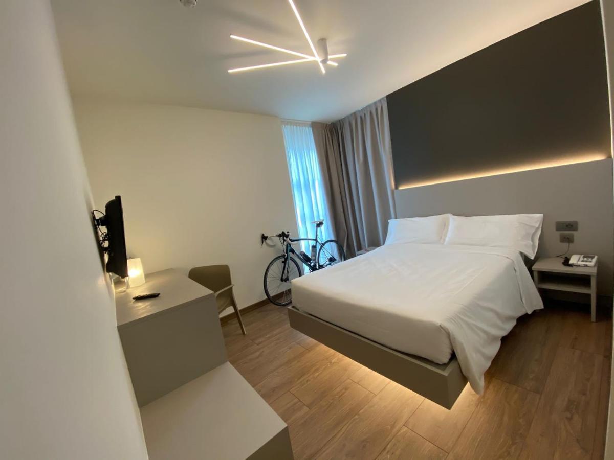 טרנטו Fly Bike Hotel מראה חיצוני תמונה