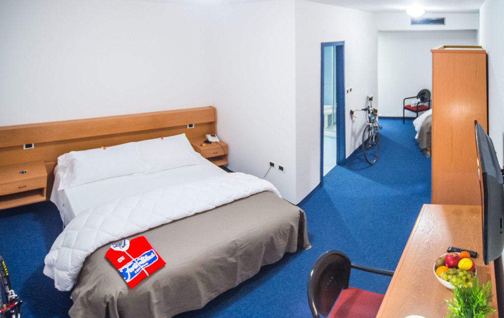טרנטו Fly Bike Hotel מראה חיצוני תמונה