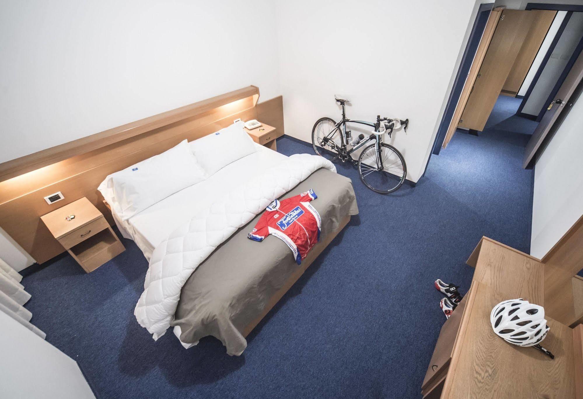 טרנטו Fly Bike Hotel מראה חיצוני תמונה