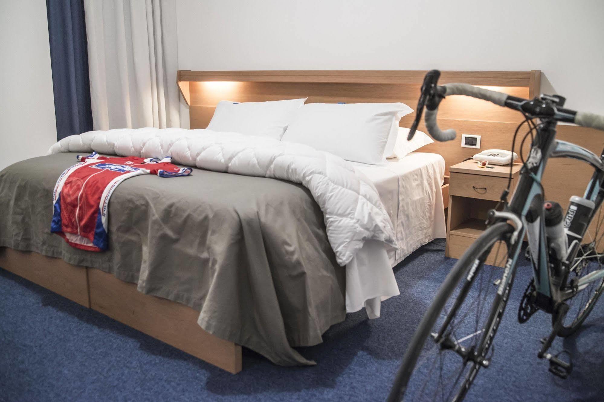 טרנטו Fly Bike Hotel מראה חיצוני תמונה
