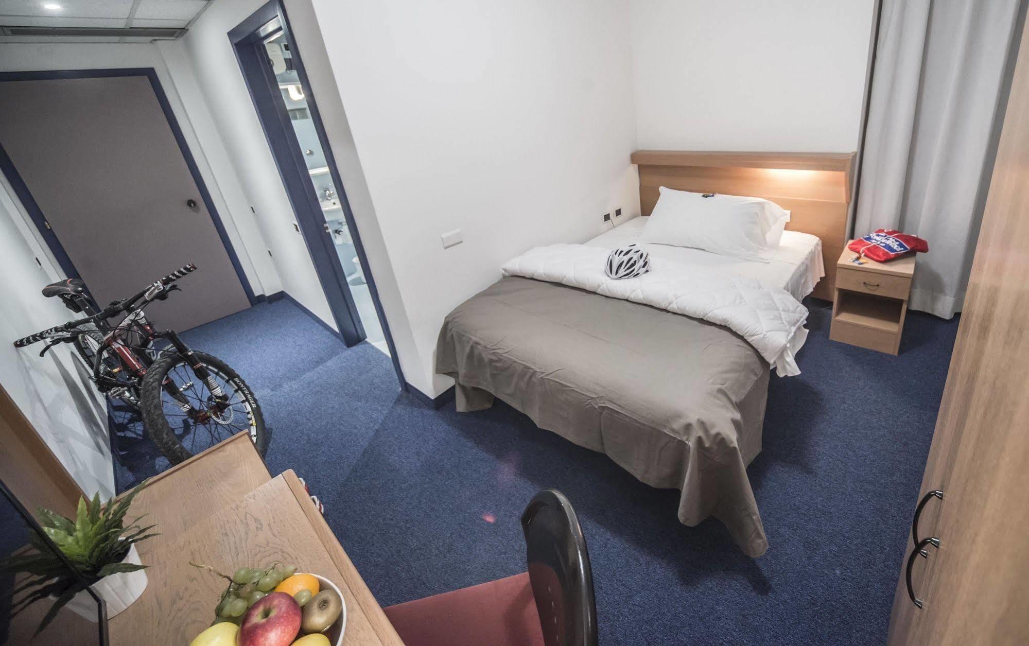 טרנטו Fly Bike Hotel מראה חיצוני תמונה