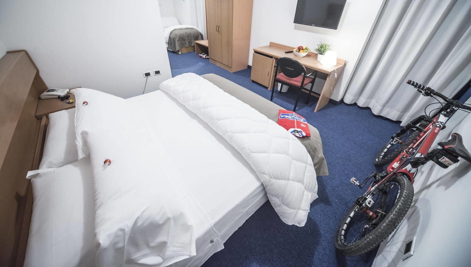 טרנטו Fly Bike Hotel מראה חיצוני תמונה